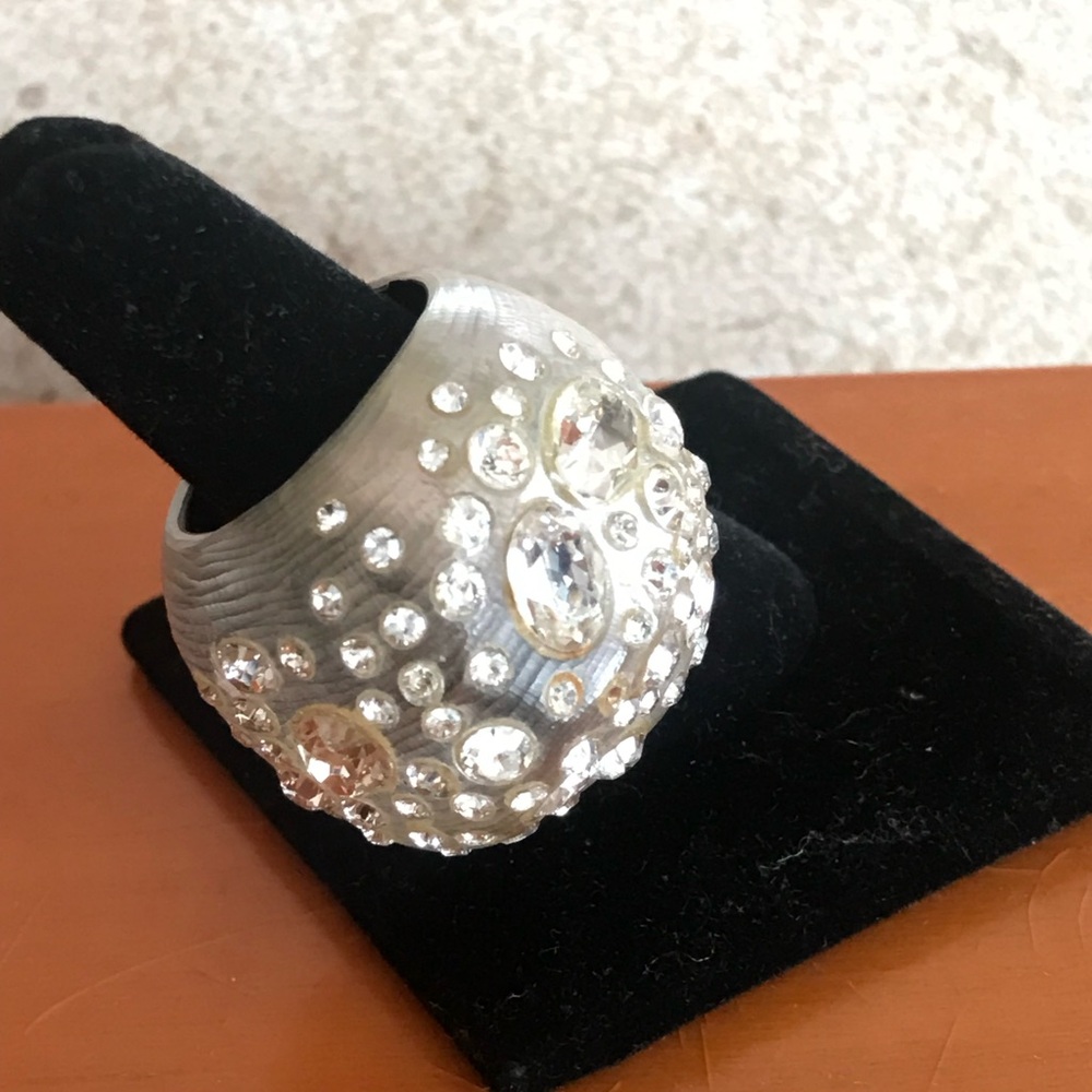 Alexis Bittar white lucite chunky ring with crystals. Size 7. Good condition.